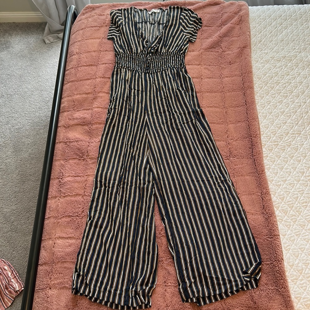 Hollister jumpsuit, size s, color navy yellow, never worn